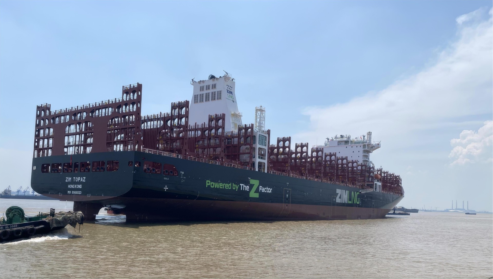 “ZIM TOPAZ”轮顺利扬帆起航