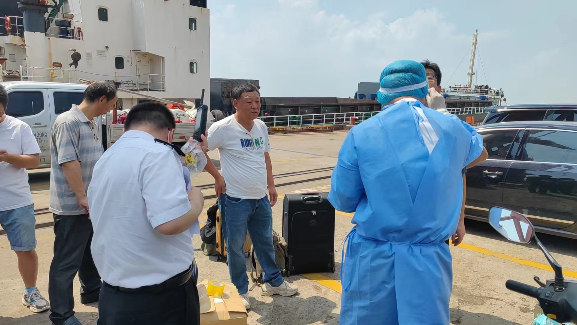 Westone Jingjiang office succeeded in conducting crew change operations at NTS